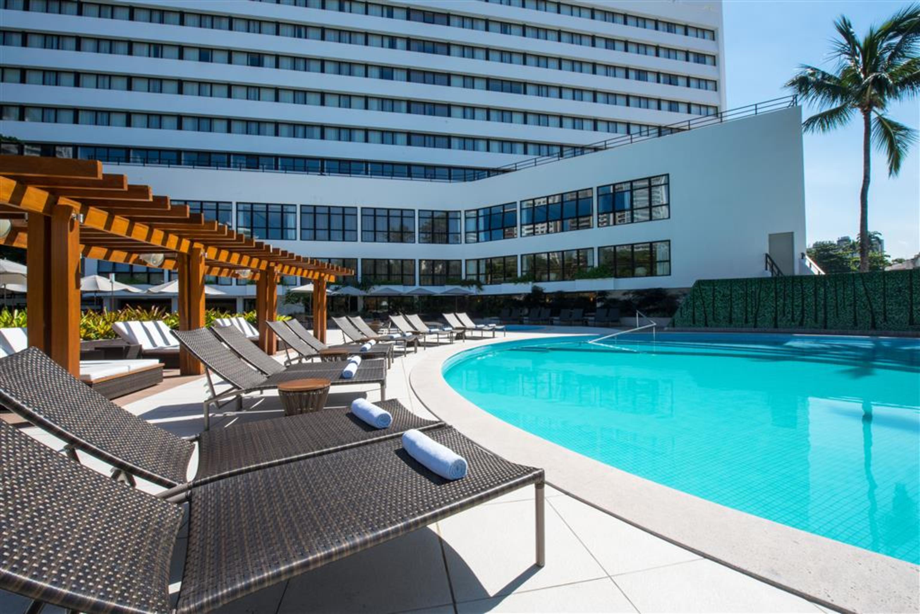 Wish Hotel Da Bahia Сальвадор Экстерьер фото The pool at the Westin Palace Madrid