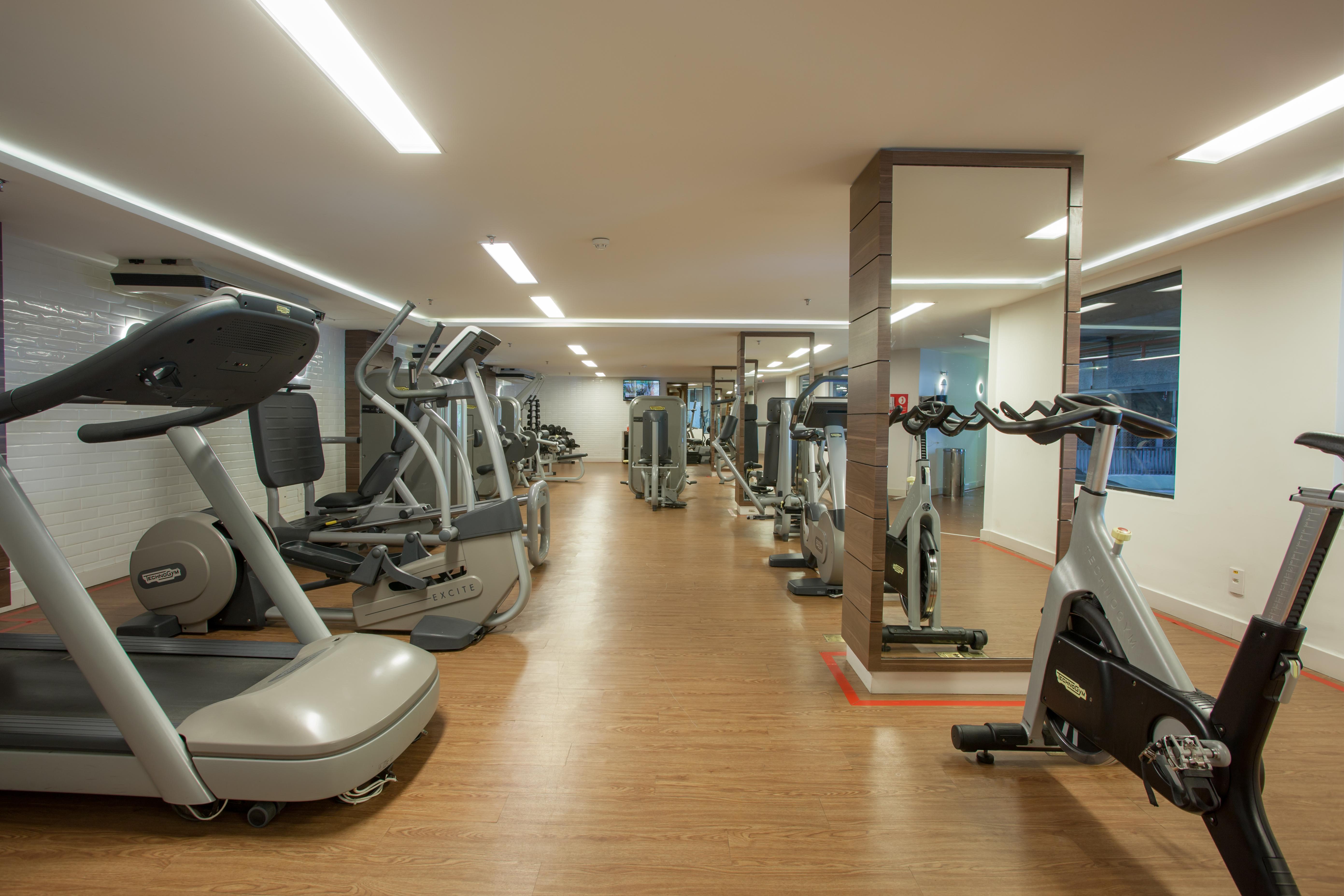 Wish Hotel Da Bahia Сальвадор Экстерьер фото The gym at the hotel
