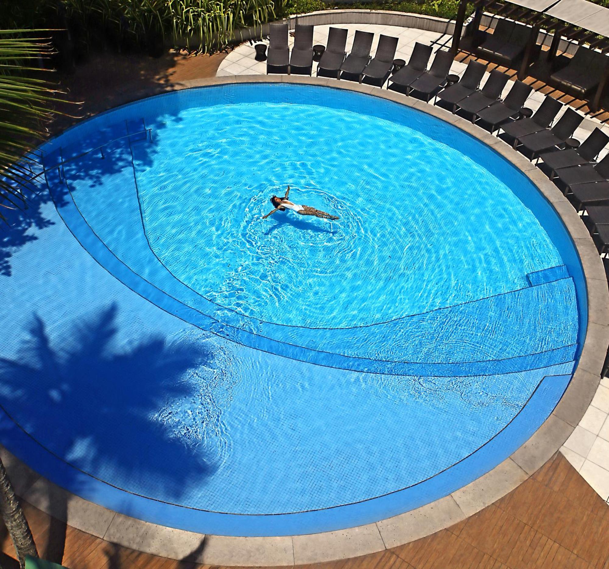 Wish Hotel Da Bahia Сальвадор Экстерьер фото A swimming pool